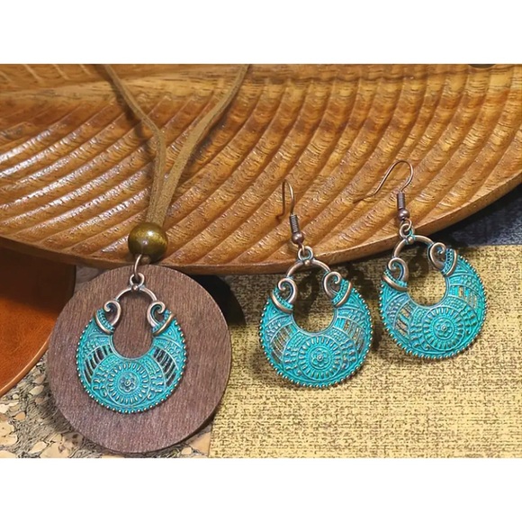 NWT-Boho Necklace Set - Picture 6 of 6